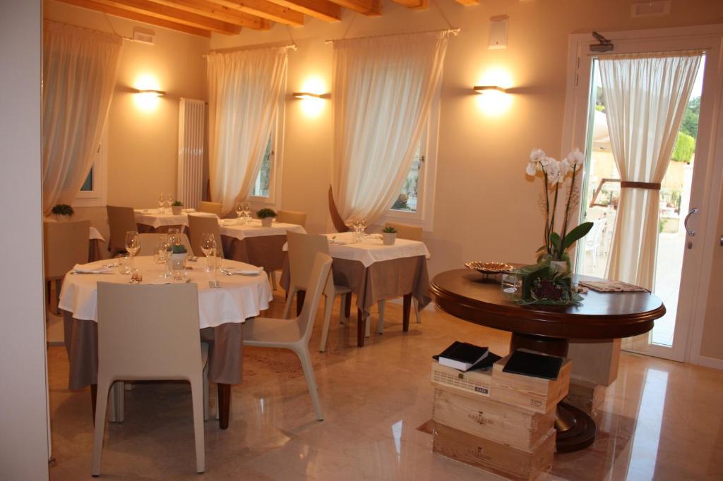 Locanda Ai Capitelli Snc Di Fiumicetti Andrea Bed & Breakfast Soave  Room photo